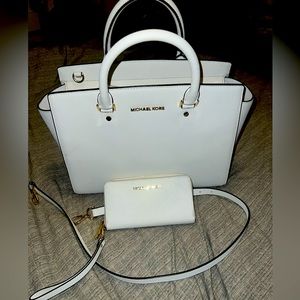 Michael Kors white handbag with matching wallet